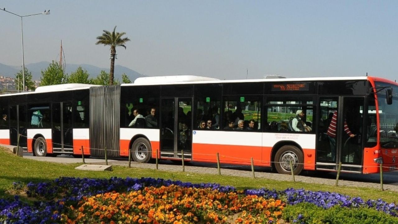 İzmir'de korkutan kaza: Belediye otobüsü yayaya çarptı