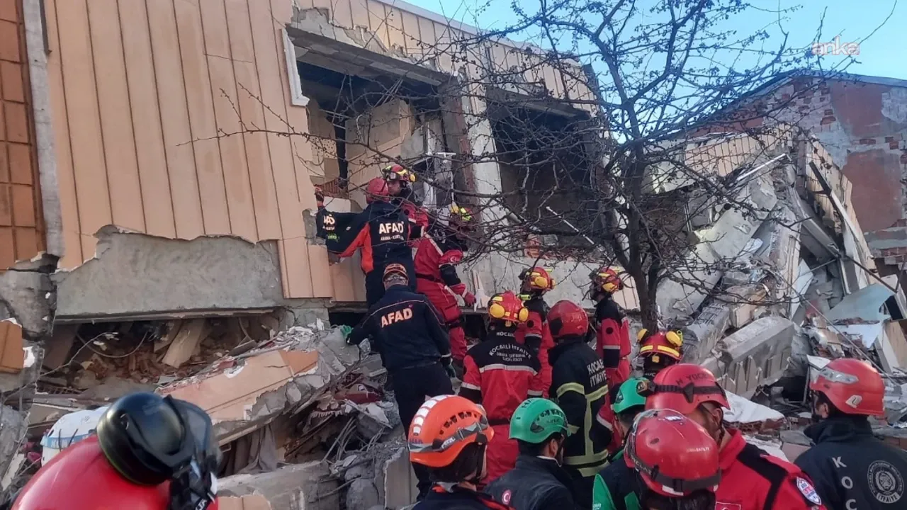 Gebze’de çöken binada son durum: 2 kişinin daha cansız bedenine ulaşıldı