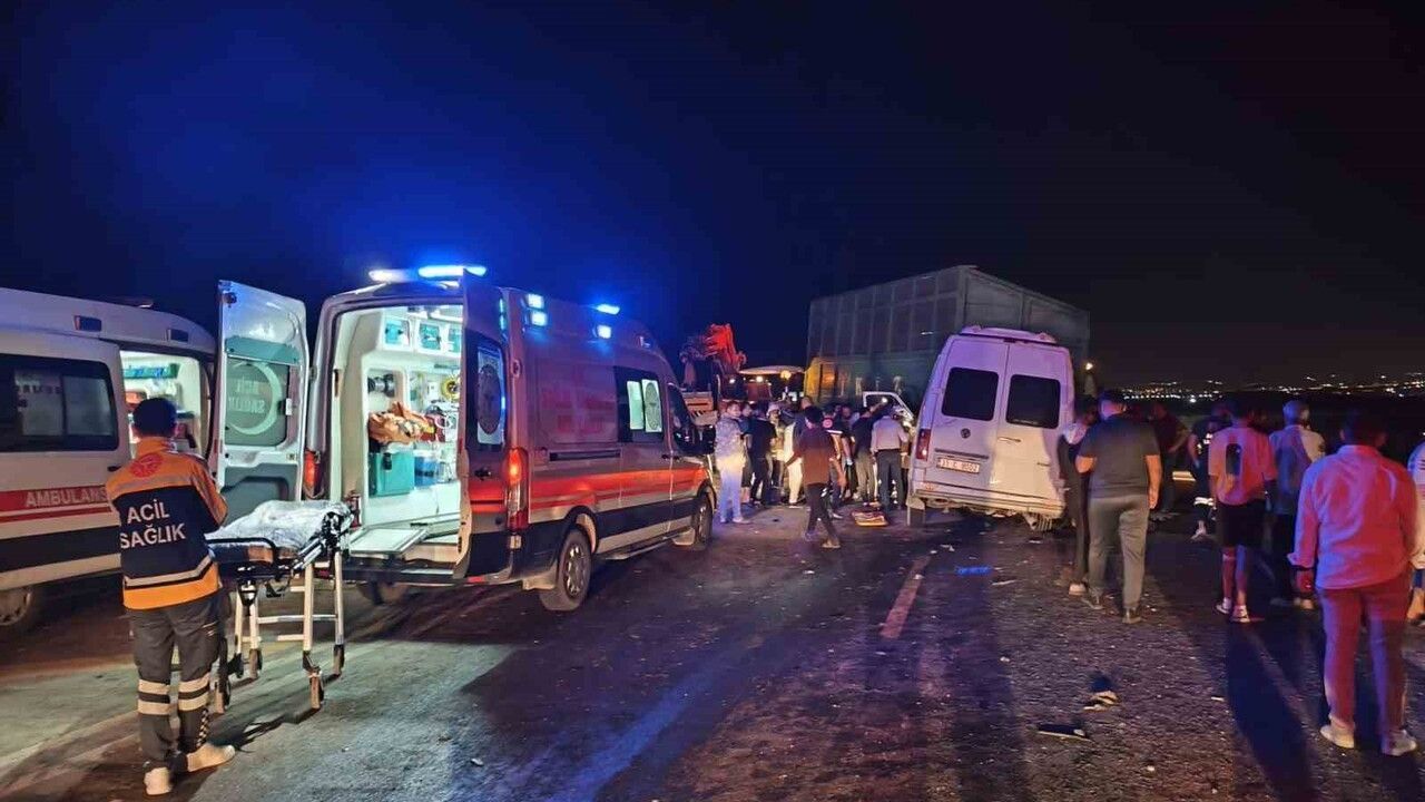 Servis kazasında 15 kişi yaralanmıştı: 17 yaşındaki genç kızdan acı haber geldi