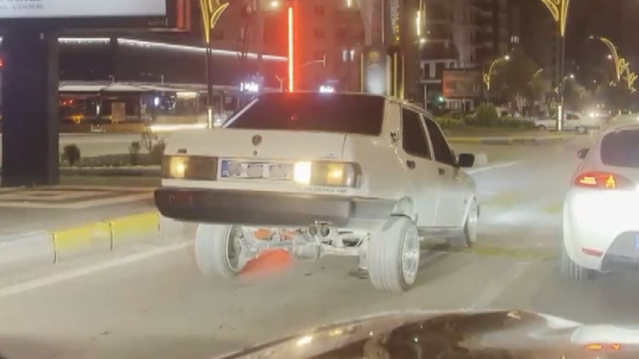 Sokak gösterisi yaptı, cezayı kaptı: Bu araba görenleri şaşkına çevirdi!