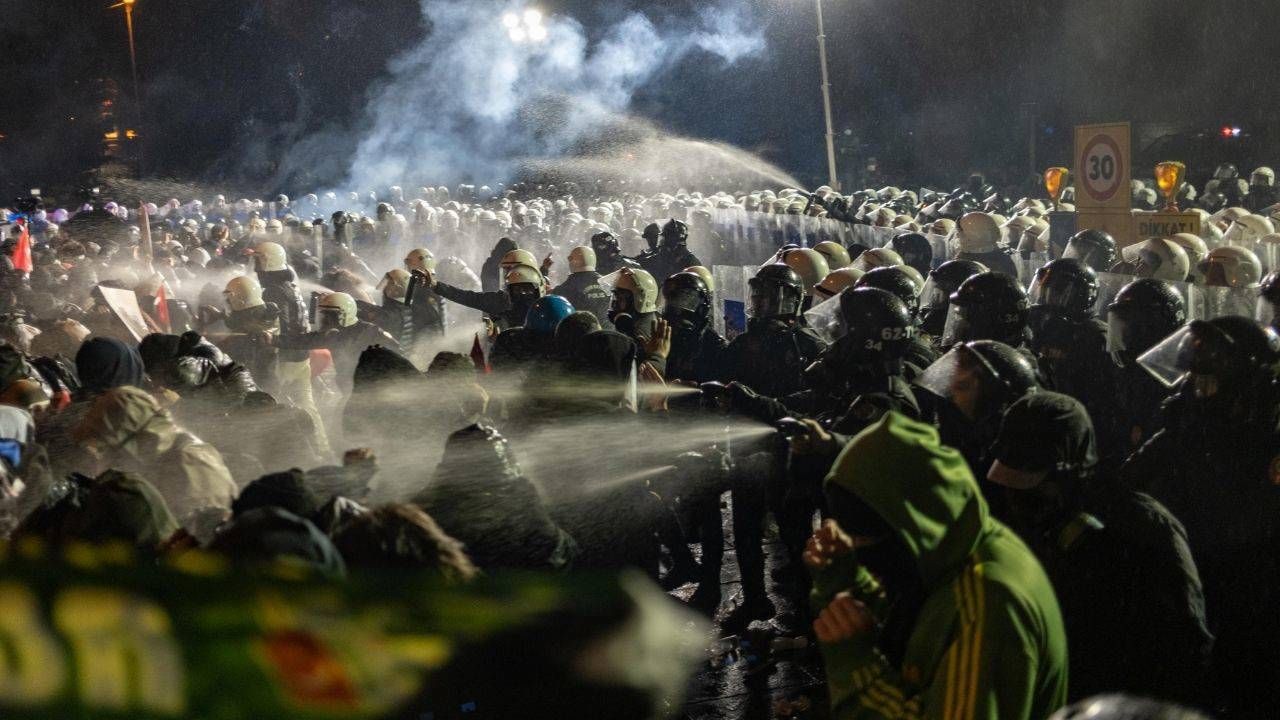Mahkemeden Saraçhane kararı: Yüzlerce kişi tahliye edildi!