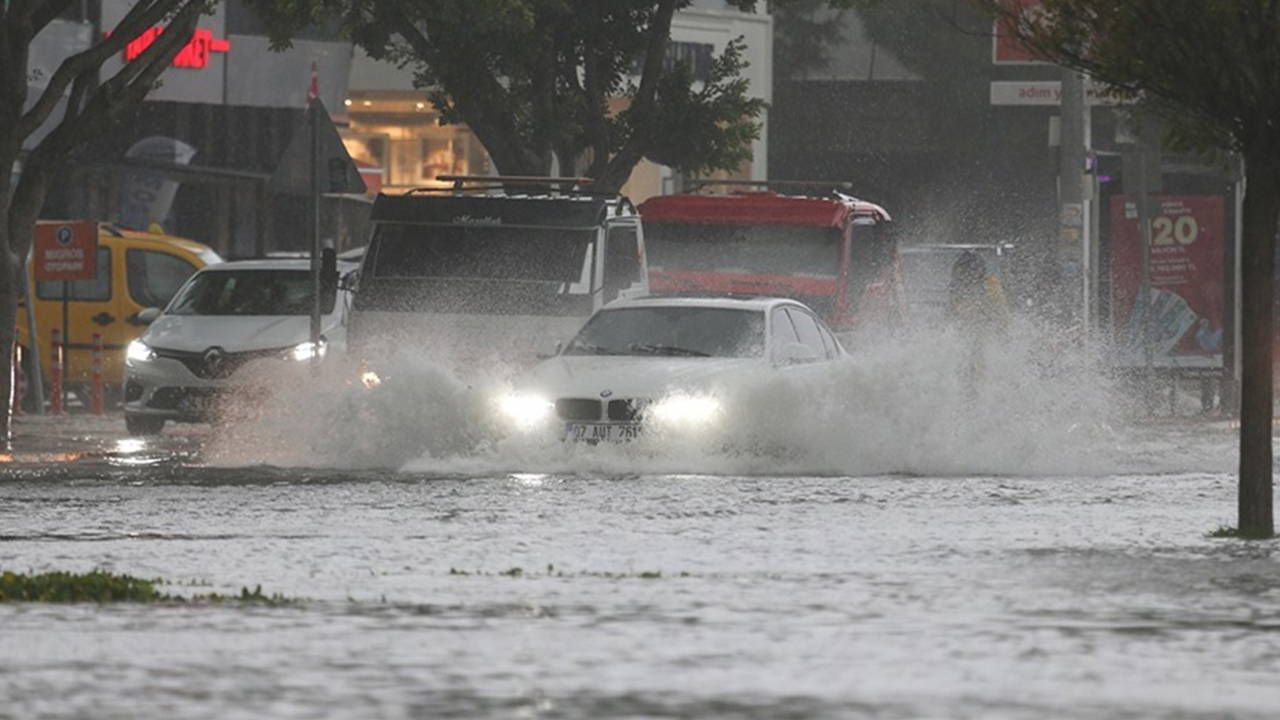 Meteoroloji'den 5 il için yeni sel uyarısı