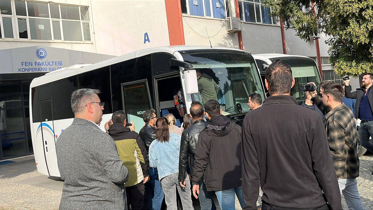 İzmir’de Adalet Bakanı’nı protesto eden öğrenciler gözaltına alındı: CHP’li Kılıç’tan sert tepki