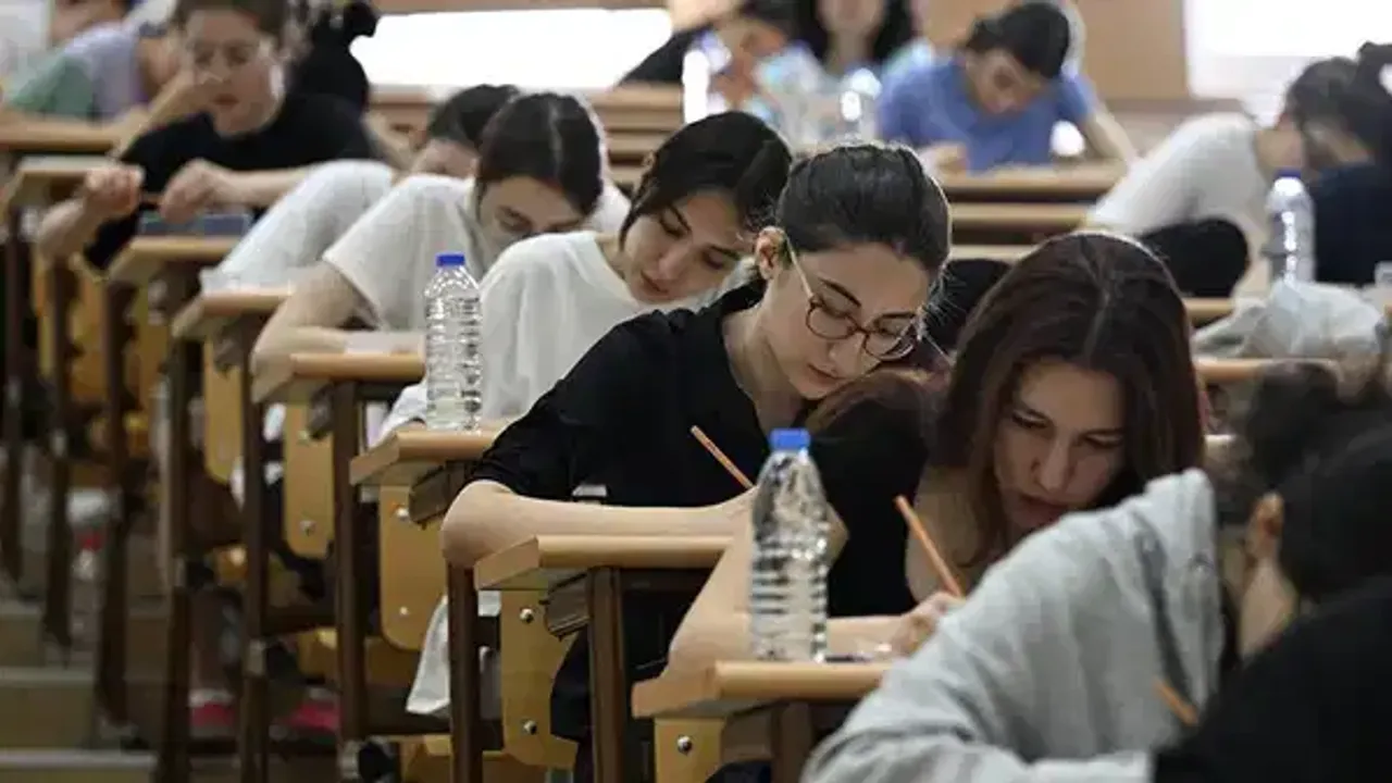 Öğretmenleri de kapsıyor: Eğitimde yeni sınav modeli geliyor