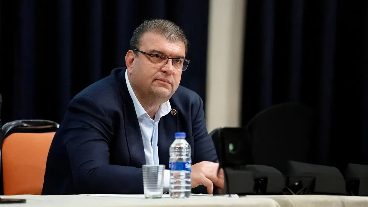 Seferihisar siyaseti en karmaşık dönemini yaşıyor: Başkan Yetişkin istifanın eşiğinde mi?