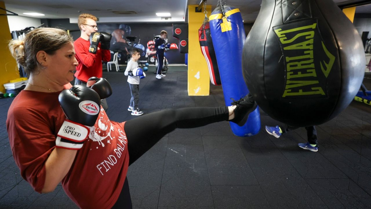 Bucalı kadınlar güçleniyor: Ücretsiz kick boks dersleri