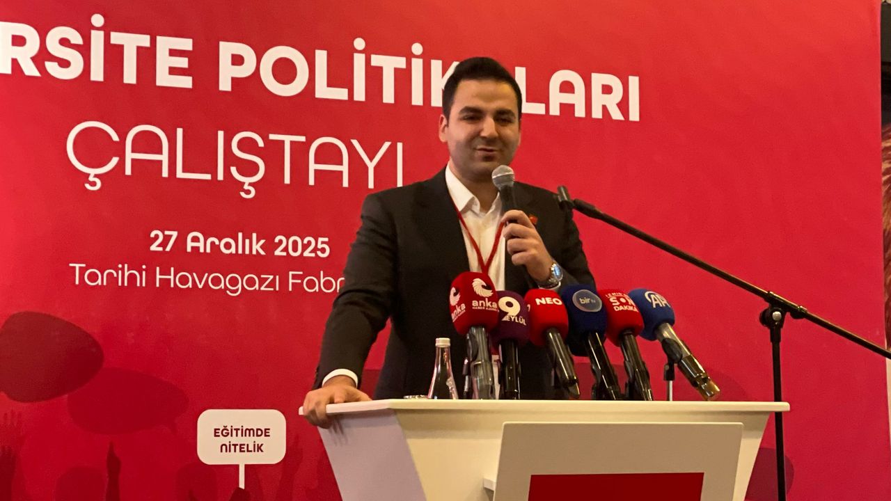 Üniversitelilerden İzmir’de çalıştay: Sorgulamayan gençlik yaratmak istiyorlar