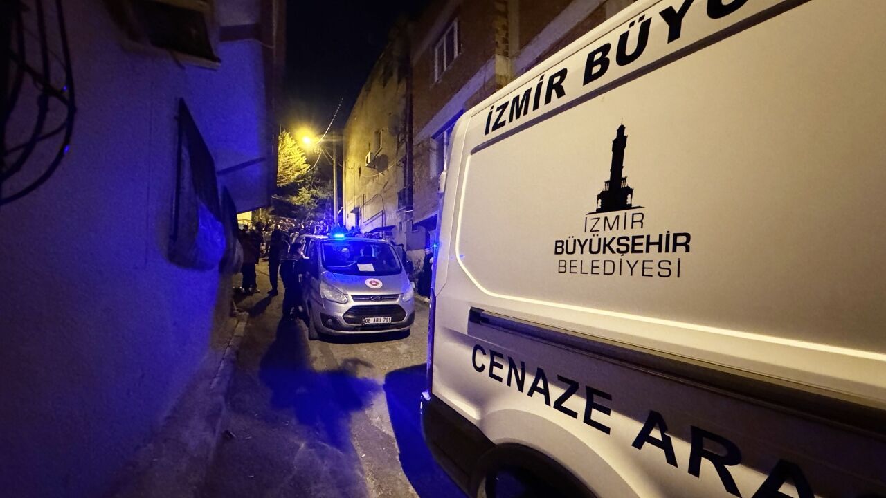 İzmir'de tartışma cinayetle bitti: Eşini öldürüp kaçtı, kısa sürede yakalandı