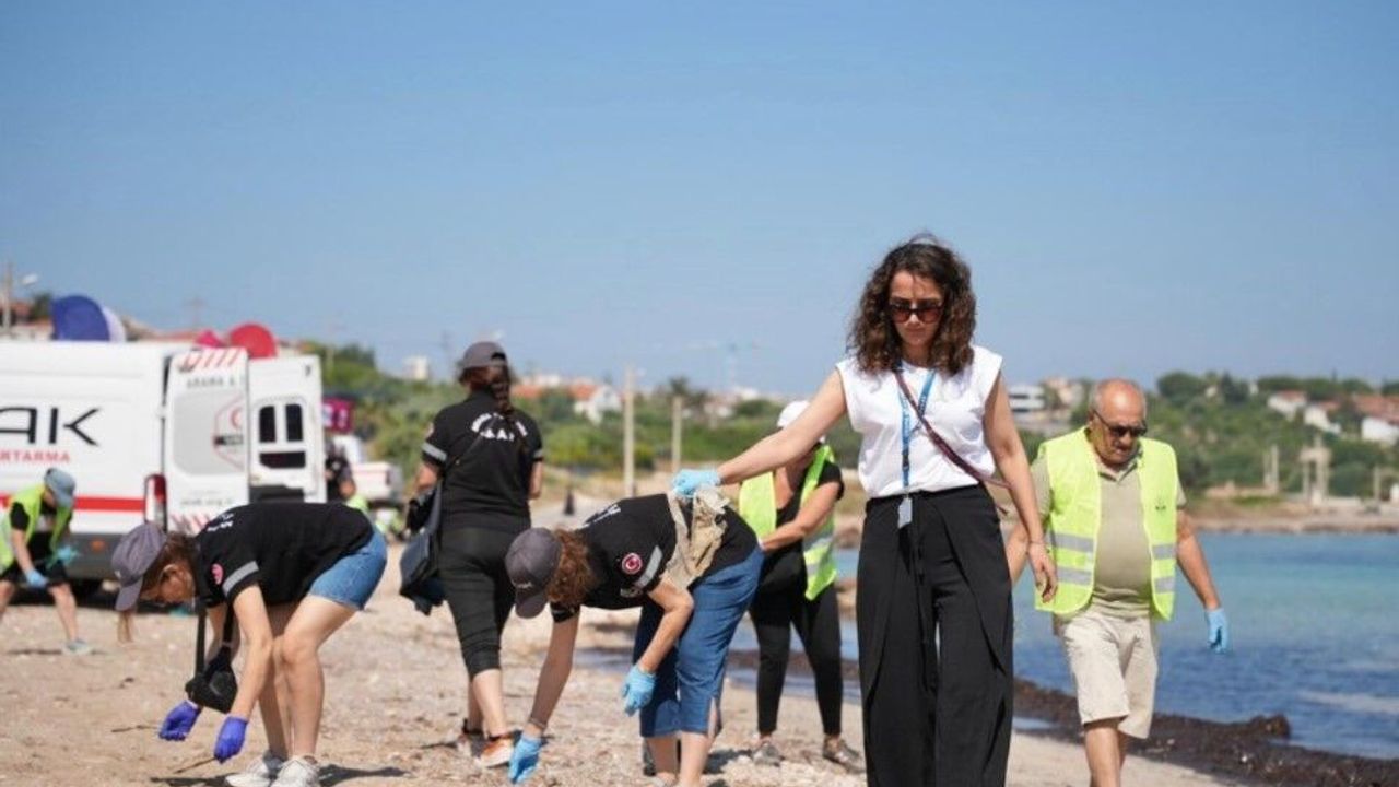 Çeşme’de koy temizliği için seferberlik