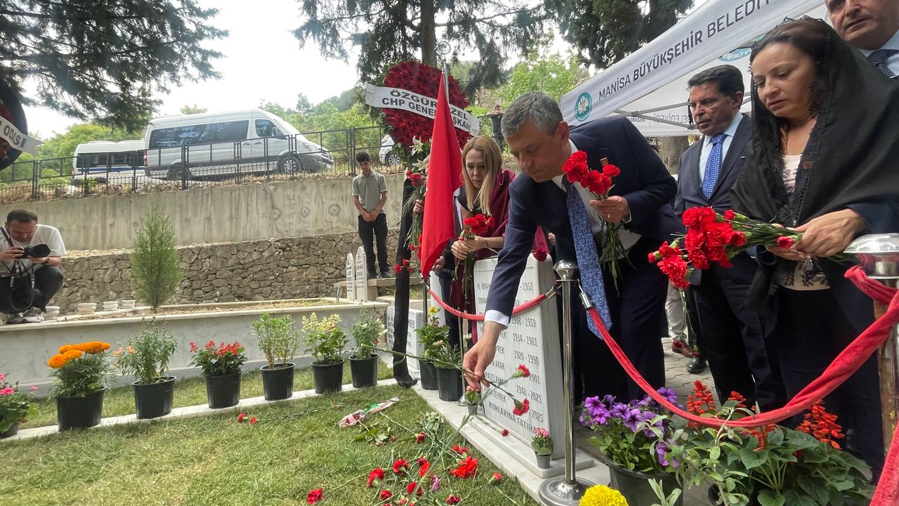 Özel Ferdi Zeyrek anmasında: Emanetlerine sahip çı