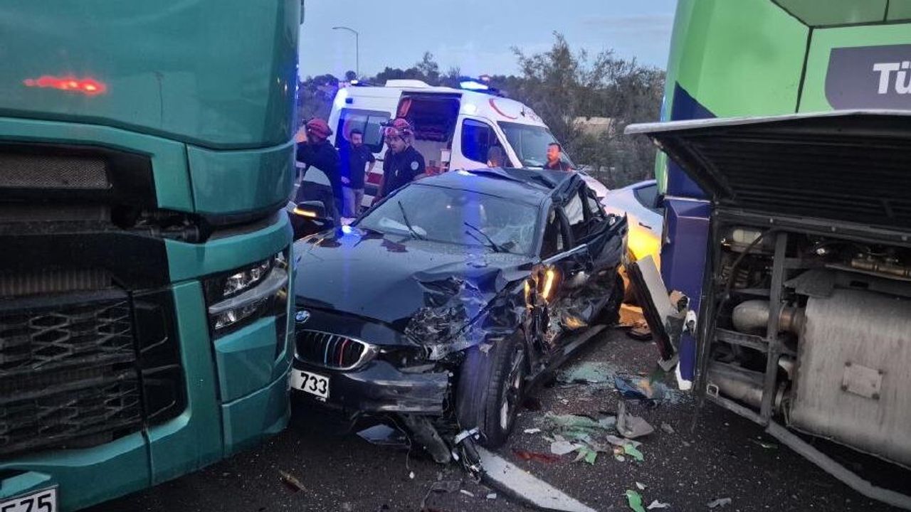 Kılıç Kavşağı'ndaki çoklu çarpışmada 11 yaralı