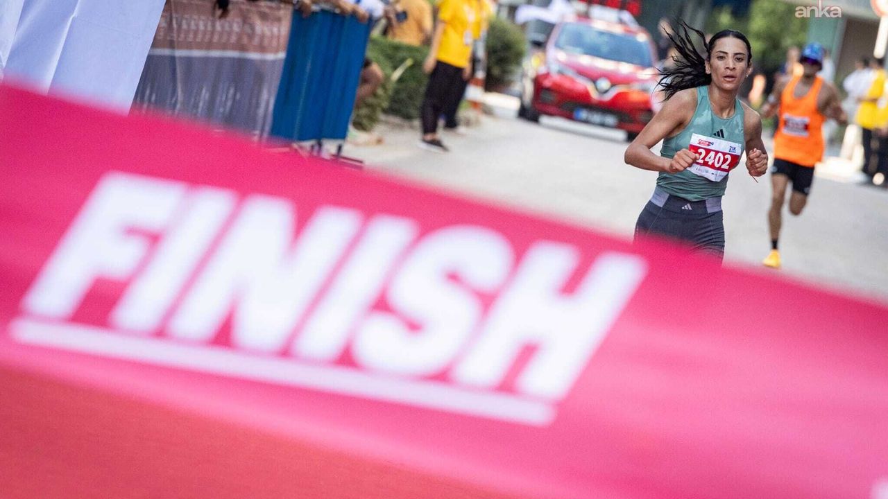 3 binden fazla sporcu İzmir için koştu: 9 Eylül Yarı Maratonu’nda rekor
