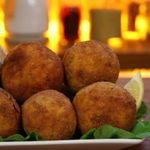 10 dakikada hazır… Dışı çıtır içi yumuşacık patates köftesi tarifi