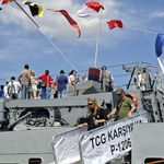 TCG Karşıyaka, 30 Ağustos Zafer Bayramı'nda ziyarete açıldı: İzmirliler duygu dolu anlar yaşadı