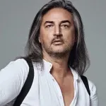 Şarkıcı Çelik ihtiyaç sahiplerinin 5 milyon TL’lik veresiye borcunu kapattı