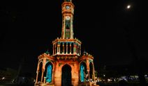 İzmir Saat Kulesi dijital sanatla ışıklandı