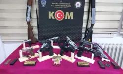 İzmir'de silah kaçakçılığı operasyonunda 3 şüpheli yakalandı