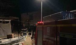 Psikolojik sorunları olan vatandaş, evini ateşe verip kaçtı