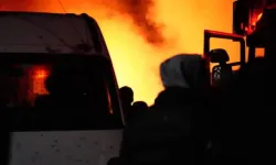 Sokakta doğalgaz kaynaklı patlama!