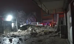 İzmir’de Emniyet Müdürlüğü binası çöktü