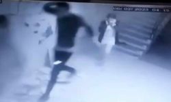 Deprem anında bina duvarlarının patlaması böyle görüntülendi