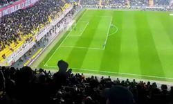 Fenerbahçe tribünlerinde hükümete tepki: Yalan yalan yalan, dolan dolan dolan...