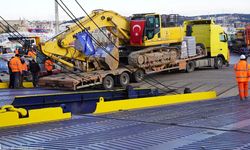 İzmir'in iş makineleri ve operatörleri Antakya’ya ulaştı