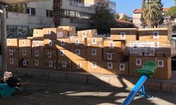 Karşıyakalı taraftarlardan depremzede çocuklara kaban desteği