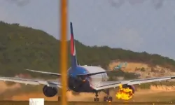 Yolcu uçağının motoru patladı: Kalkışta panik