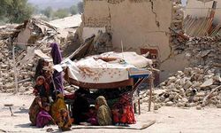 Pakistan'da 7.7 büyüklüğünde deprem oldu! O anlar böyle görüntülendi