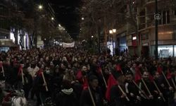 Tren kazası sonrası Yunanistan'da sokaklar karıştı!