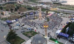 İzmir Büyükşehir, Konak Meydanı'nda iftar yemeği verdi