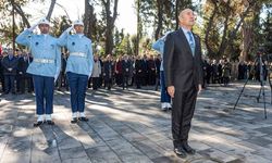 İzmir'de Çanakkale Zaferi için Kadifekale Şehitliği'nde tören