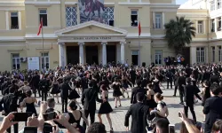 Atatürk Lisesi’nin geleneksel vals gösterisi iptal edildi: Müdürün haberi yokmuş!