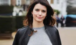 Beren Saat, 19 Mayıs yerine 23 Nisan'ı kutladı