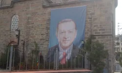 Camiye Erdoğan'ın posterini astılar!