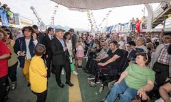 Başkan Soyer, engelliler ve aileleri ile Körfez turu yaptı