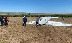 Aksaray'da eğitim uçağı düştü: Yaralılar var