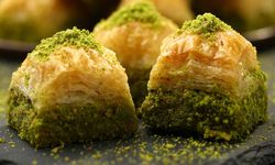 Baklava yedikten sonra boğazınız yanıyorsa... Uzmanlar uyardı!