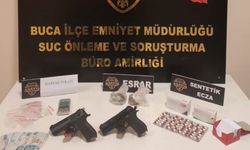 Polis göz açtırmıyor! İzmir'de bir eve uyuşturucu baskını!