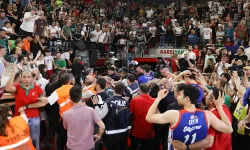 Pınar Karşıyaka Anadolu Efes maçı sonrası olaylar çıktı