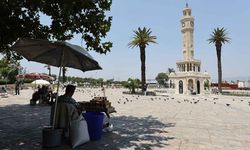 İzmir'de sıcak hava bunaltıyor! Konak Meydanı boş kaldı!