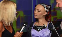 Vatandaşlık alan ilk robot Sophia, Türkiye sorusuna yanıt verdi