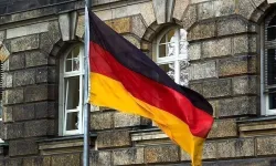 Almanya vatandaşlarını yeniden uyardı: Terk edin