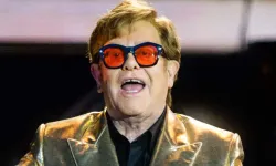 Elton John hastaneye kaldırıldı