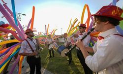 İzmir'de fuar zamanı! Konserler, tiyatrolar, yarışmalar etkinlik takvimi açıklandı