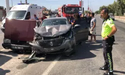 Germencik'te kaza: 2 otomobilin çarpıştığı kazada 5 kişi yaralı