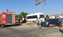 Denizli'de okul servisi kaza yaptı: Yaralılar var