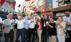 Konak’ta güvercinler barış umuduyla uçtu
