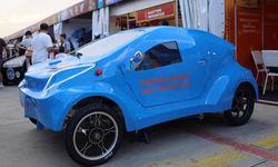 İzmir'deki öğrenciler elektrikli otomobil yaptı